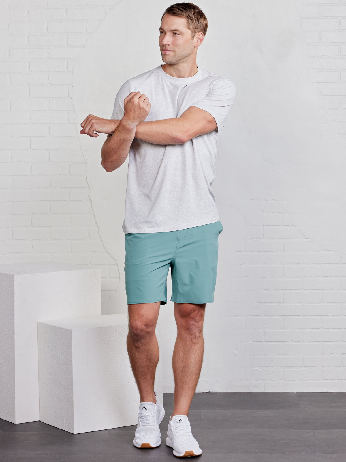 tasc Performance Vital 7in Unlined Short - Green Quartz