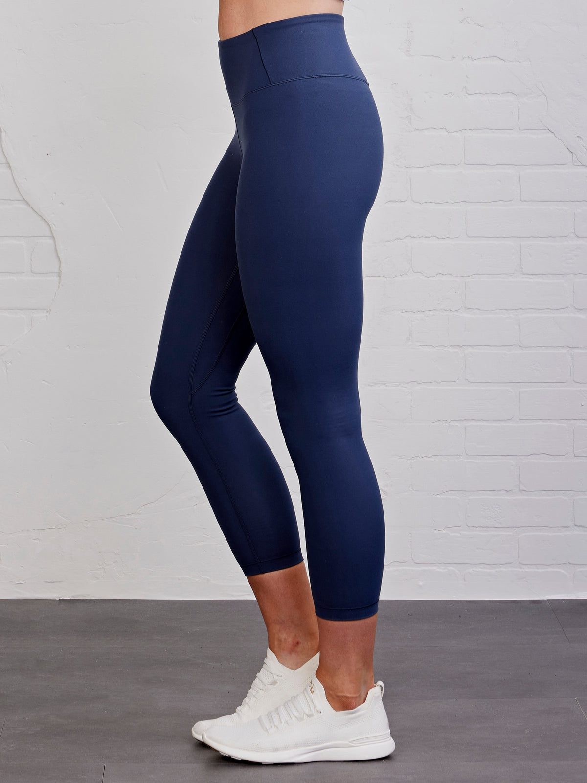 tasc Performance Sculptive Pocket 7/8 Legging - Midnight