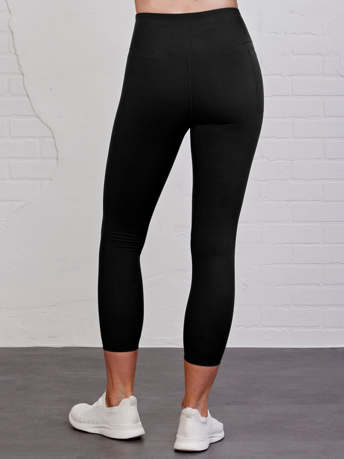 tasc Performance Sculptive Pocket 7/8 Legging - Black
