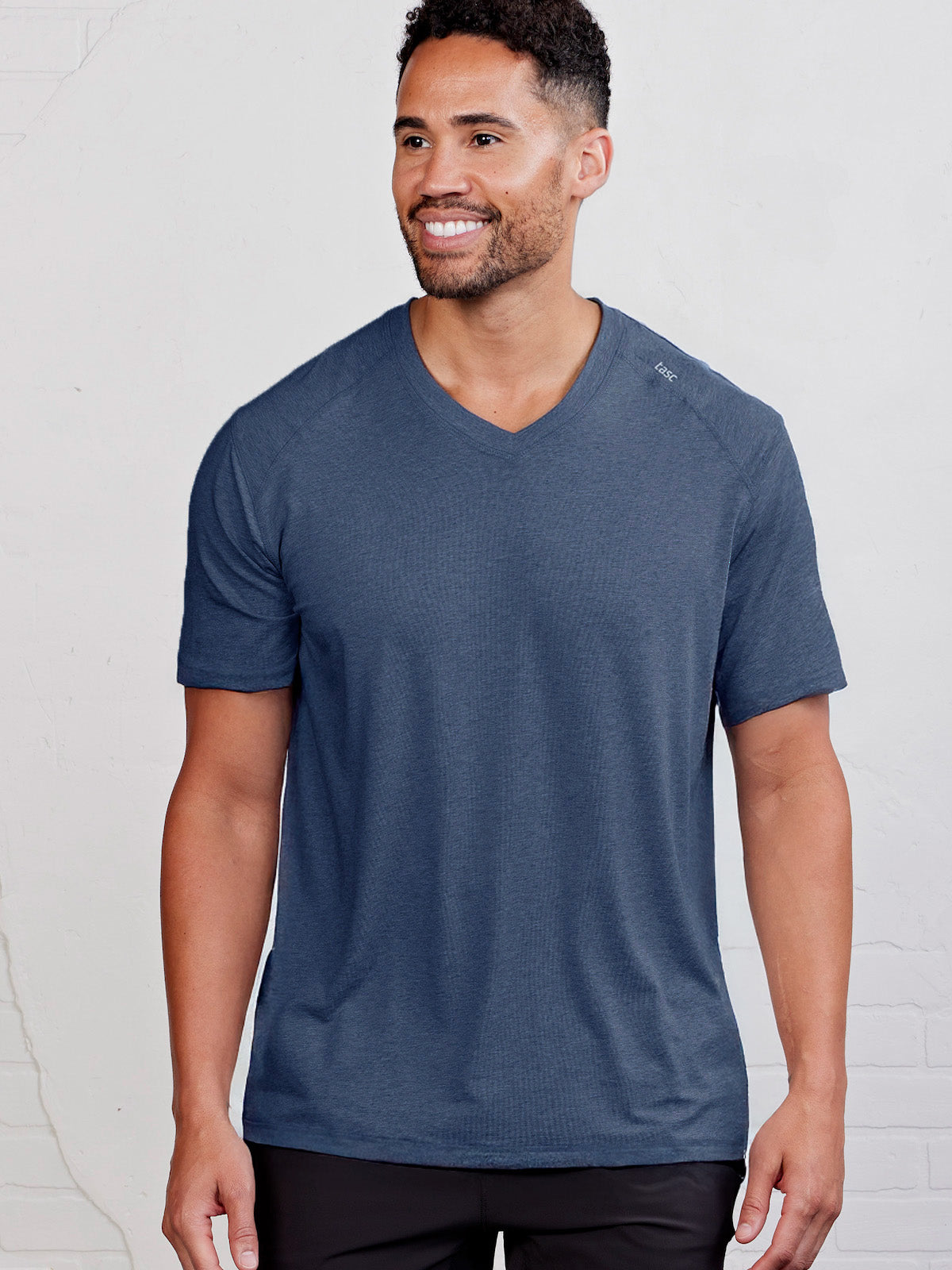 tasc Performance Carrollton Fitness V-Neck T-Shirt - Classic Navy Heather